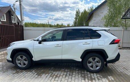 Toyota RAV4, 2022 год, 3 300 000 рублей, 5 фотография