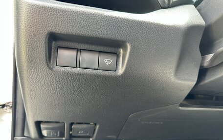 Toyota RAV4, 2022 год, 3 300 000 рублей, 9 фотография