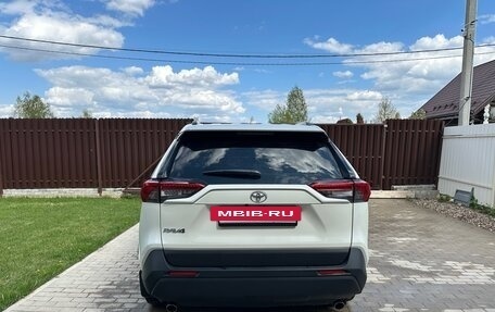 Toyota RAV4, 2022 год, 3 300 000 рублей, 4 фотография