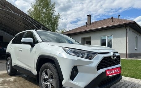 Toyota RAV4, 2022 год, 3 300 000 рублей, 3 фотография