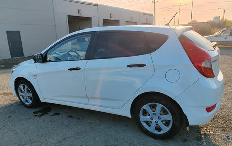 Hyundai Solaris II рестайлинг, 2013 год, 850 000 рублей, 4 фотография