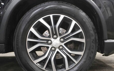 Mitsubishi Outlander III рестайлинг 3, 2017 год, 2 200 000 рублей, 16 фотография