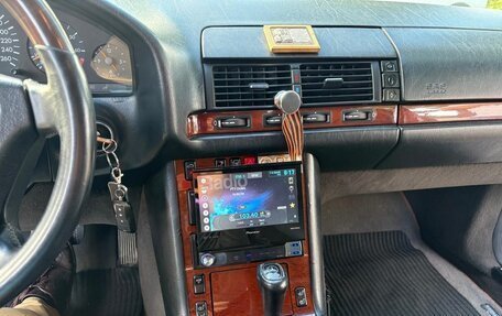Mercedes-Benz S-Класс, 1998 год, 2 000 000 рублей, 29 фотография