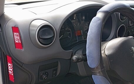 Peugeot Partner II рестайлинг 2, 2011 год, 600 000 рублей, 9 фотография