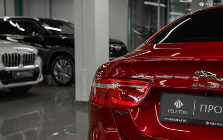 Jaguar XE I рестайлинг, 2015 год, 1 840 000 рублей, 27 фотография