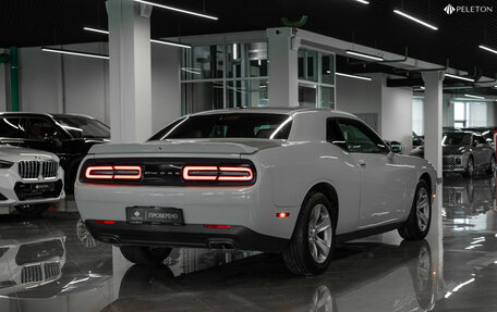 Dodge Challenger III рестайлинг 2, 2017 год, 3 300 000 рублей, 5 фотография