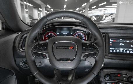 Dodge Challenger III рестайлинг 2, 2017 год, 3 300 000 рублей, 10 фотография