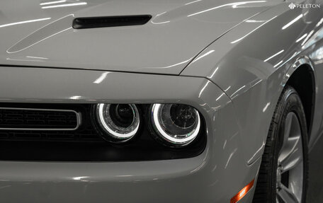 Dodge Challenger III рестайлинг 2, 2017 год, 3 300 000 рублей, 24 фотография