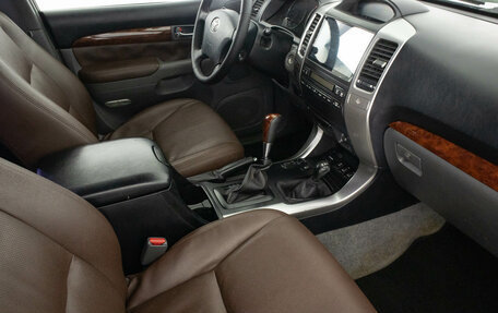 Toyota Land Cruiser Prado 120 рестайлинг, 2003 год, 1 959 000 рублей, 13 фотография