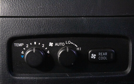 Toyota Land Cruiser Prado 120 рестайлинг, 2003 год, 1 959 000 рублей, 11 фотография
