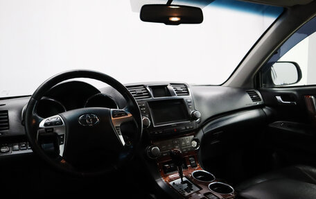 Toyota Highlander III, 2011 год, 1 849 000 рублей, 16 фотография