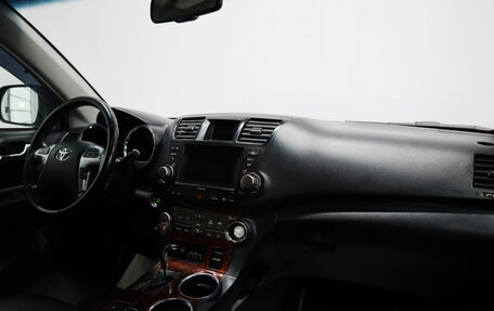 Toyota Highlander III, 2011 год, 1 849 000 рублей, 18 фотография