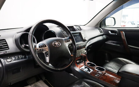 Toyota Highlander III, 2011 год, 1 849 000 рублей, 17 фотография