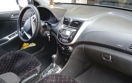 Hyundai Solaris II рестайлинг, 2013 год, 1 200 000 рублей, 3 фотография