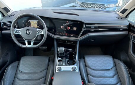 Volkswagen Touareg III, 2018 год, 3 790 500 рублей, 7 фотография