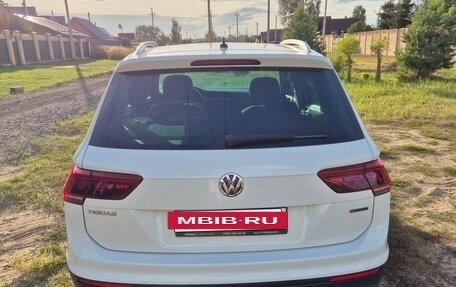 Volkswagen Tiguan II, 2018 год, 2 150 000 рублей, 2 фотография