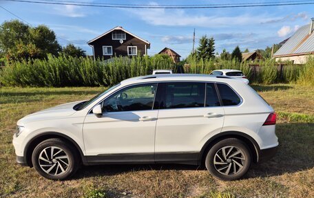 Volkswagen Tiguan II, 2018 год, 2 150 000 рублей, 3 фотография
