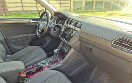 Volkswagen Tiguan II, 2018 год, 2 150 000 рублей, 13 фотография