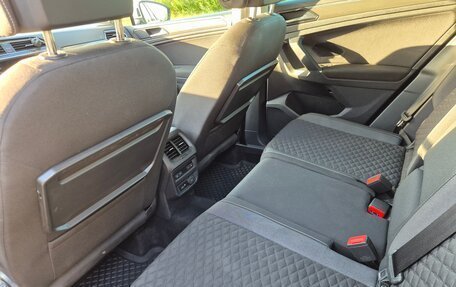Volkswagen Tiguan II, 2018 год, 2 150 000 рублей, 10 фотография