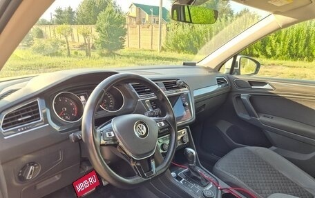 Volkswagen Tiguan II, 2018 год, 2 150 000 рублей, 11 фотография