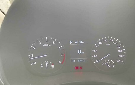 Hyundai Solaris II рестайлинг, 2017 год, 800 000 рублей, 6 фотография