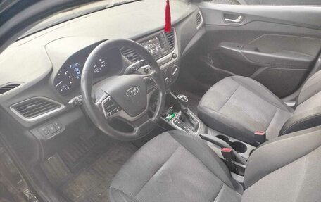 Hyundai Solaris II рестайлинг, 2017 год, 800 000 рублей, 9 фотография