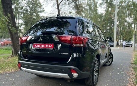 Mitsubishi Outlander III рестайлинг 3, 2018 год, 1 650 000 рублей, 1 фотография