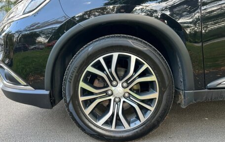 Mitsubishi Outlander III рестайлинг 3, 2018 год, 1 650 000 рублей, 5 фотография