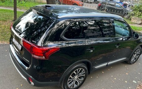 Mitsubishi Outlander III рестайлинг 3, 2018 год, 1 650 000 рублей, 11 фотография