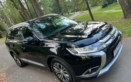 Mitsubishi Outlander III рестайлинг 3, 2018 год, 1 650 000 рублей, 18 фотография