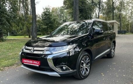 Mitsubishi Outlander III рестайлинг 3, 2018 год, 1 650 000 рублей, 16 фотография