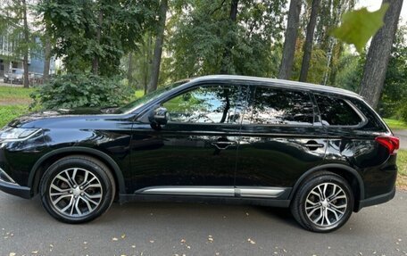 Mitsubishi Outlander III рестайлинг 3, 2018 год, 1 650 000 рублей, 23 фотография