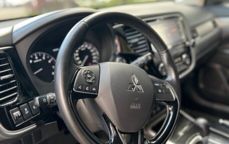 Mitsubishi Outlander III рестайлинг 3, 2018 год, 1 650 000 рублей, 30 фотография