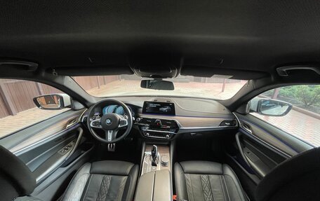 BMW 5 серия, 2018 год, 4 800 000 рублей, 15 фотография