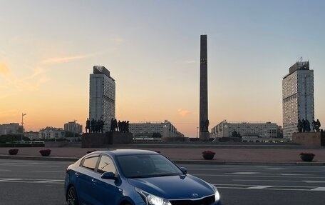 KIA Rio IV, 2021 год, 1 300 000 рублей, 2 фотография