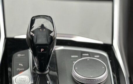 BMW 3 серия, 2019 год, 3 180 000 рублей, 15 фотография