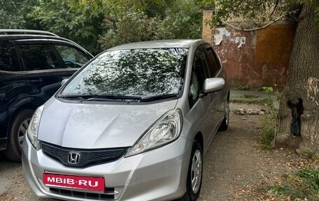 Honda Fit III, 2012 год, 800 000 рублей, 4 фотография