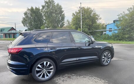Volkswagen Touareg III, 2019 год, 5 850 000 рублей, 3 фотография