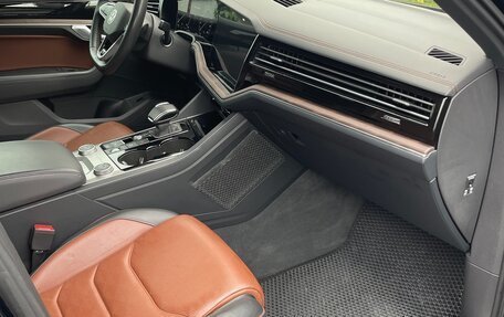 Volkswagen Touareg III, 2019 год, 5 850 000 рублей, 27 фотография