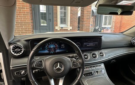 Mercedes-Benz E-Класс, 2018 год, 3 500 000 рублей, 14 фотография