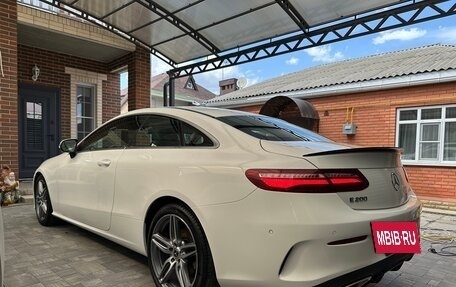 Mercedes-Benz E-Класс, 2018 год, 3 500 000 рублей, 15 фотография