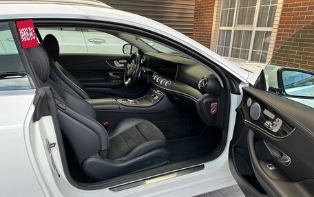 Mercedes-Benz E-Класс, 2018 год, 3 500 000 рублей, 23 фотография