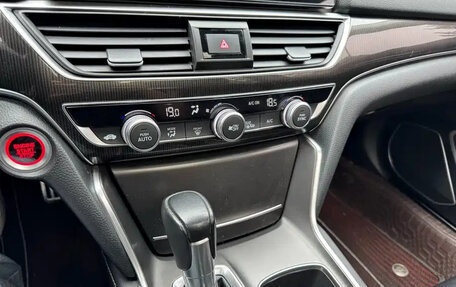 Honda Accord IX рестайлинг, 2022 год, 1 700 000 рублей, 10 фотография