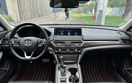 Honda Accord IX рестайлинг, 2022 год, 1 700 000 рублей, 7 фотография
