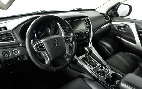 Mitsubishi Pajero Sport III рестайлинг, 2018 год, 2 449 777 рублей, 11 фотография