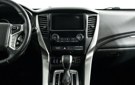 Mitsubishi Pajero Sport III рестайлинг, 2018 год, 2 449 777 рублей, 14 фотография