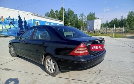 Mercedes-Benz C-Класс, 2003 год, 550 000 рублей, 4 фотография