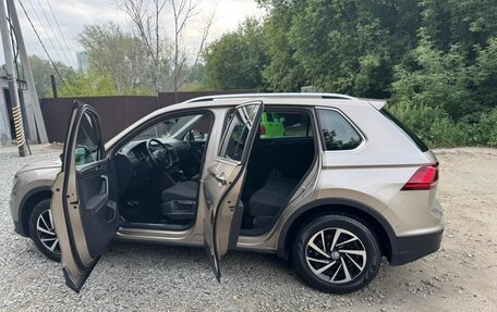 Volkswagen Tiguan II, 2019 год, 2 700 000 рублей, 1 фотография