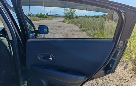 Honda Vezel, 2014 год, 1 900 000 рублей, 20 фотография