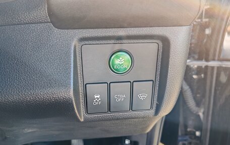 Honda Vezel, 2014 год, 1 900 000 рублей, 27 фотография